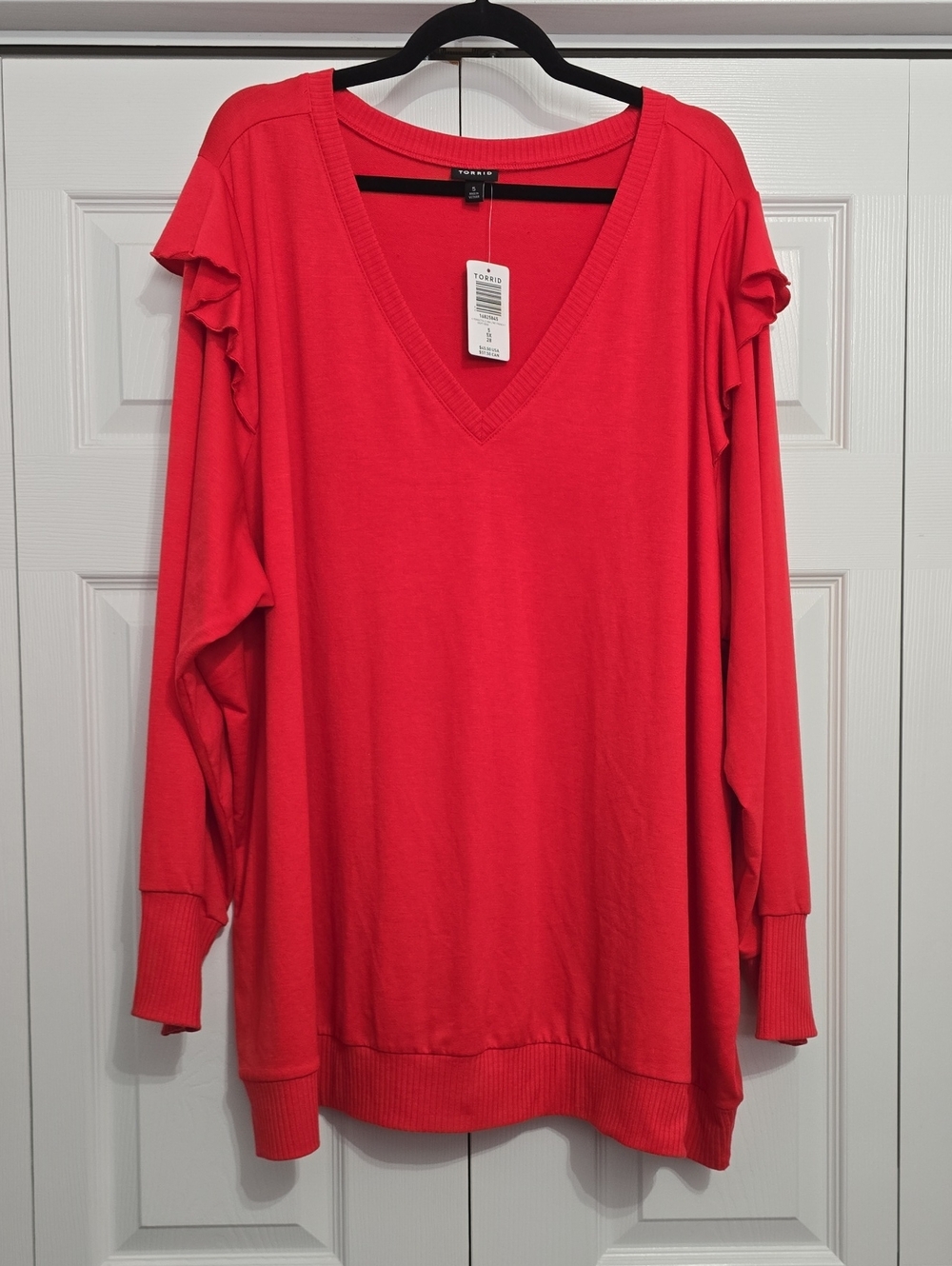 🆕️ Torrid Red V-Neck Ruffle Shoulder Sweatshirt